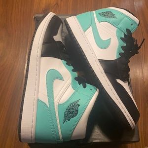 Jordan Retro 1 MID